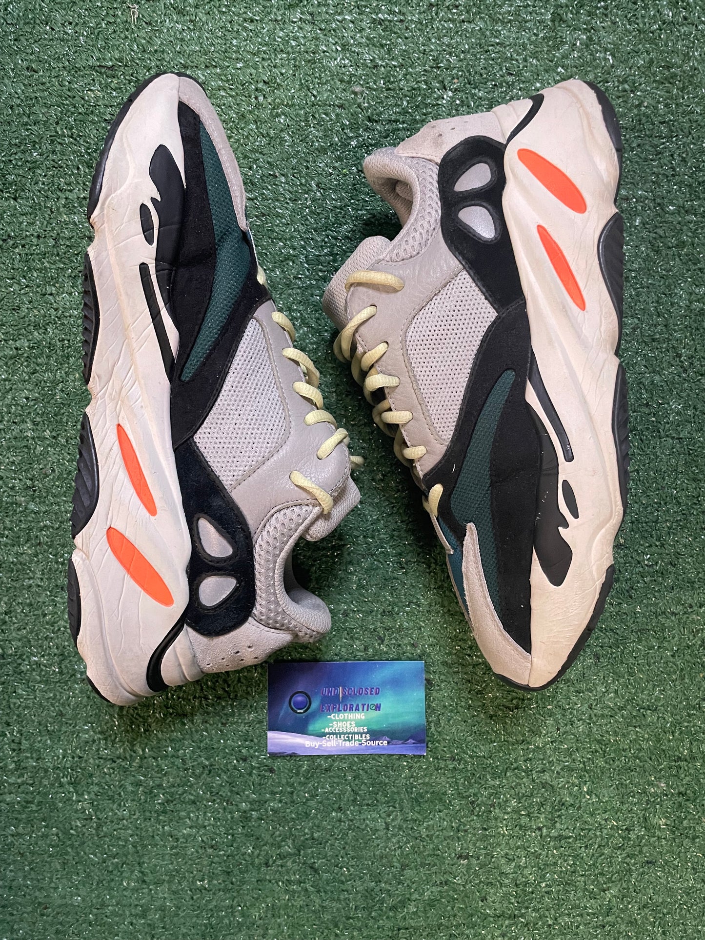 Adidas Yeezy wave runner 700 size 10men/11.5women