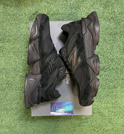 New Balance 9060 triple black