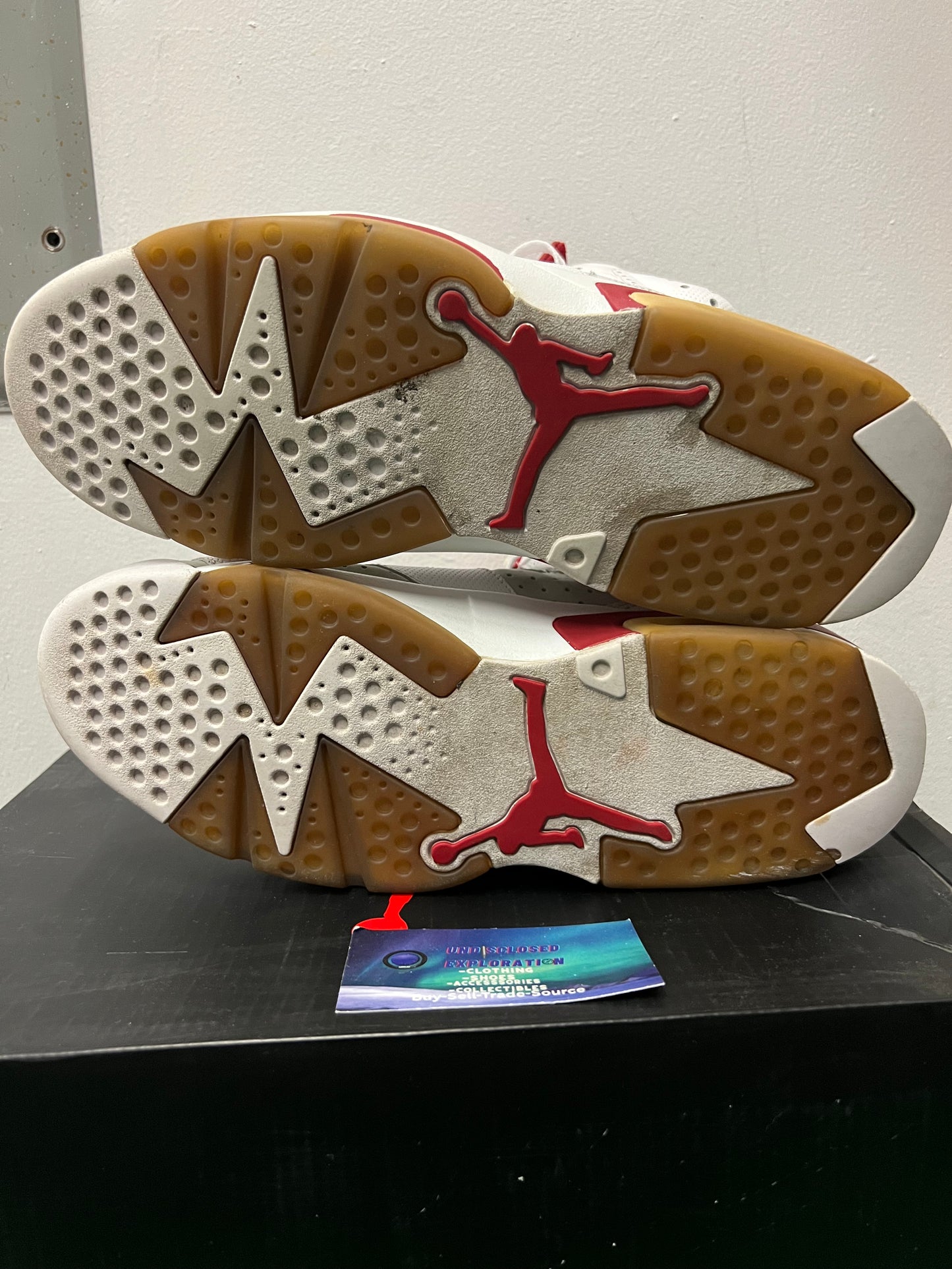 Jordan 6 alternate hare size 11.5men/13women