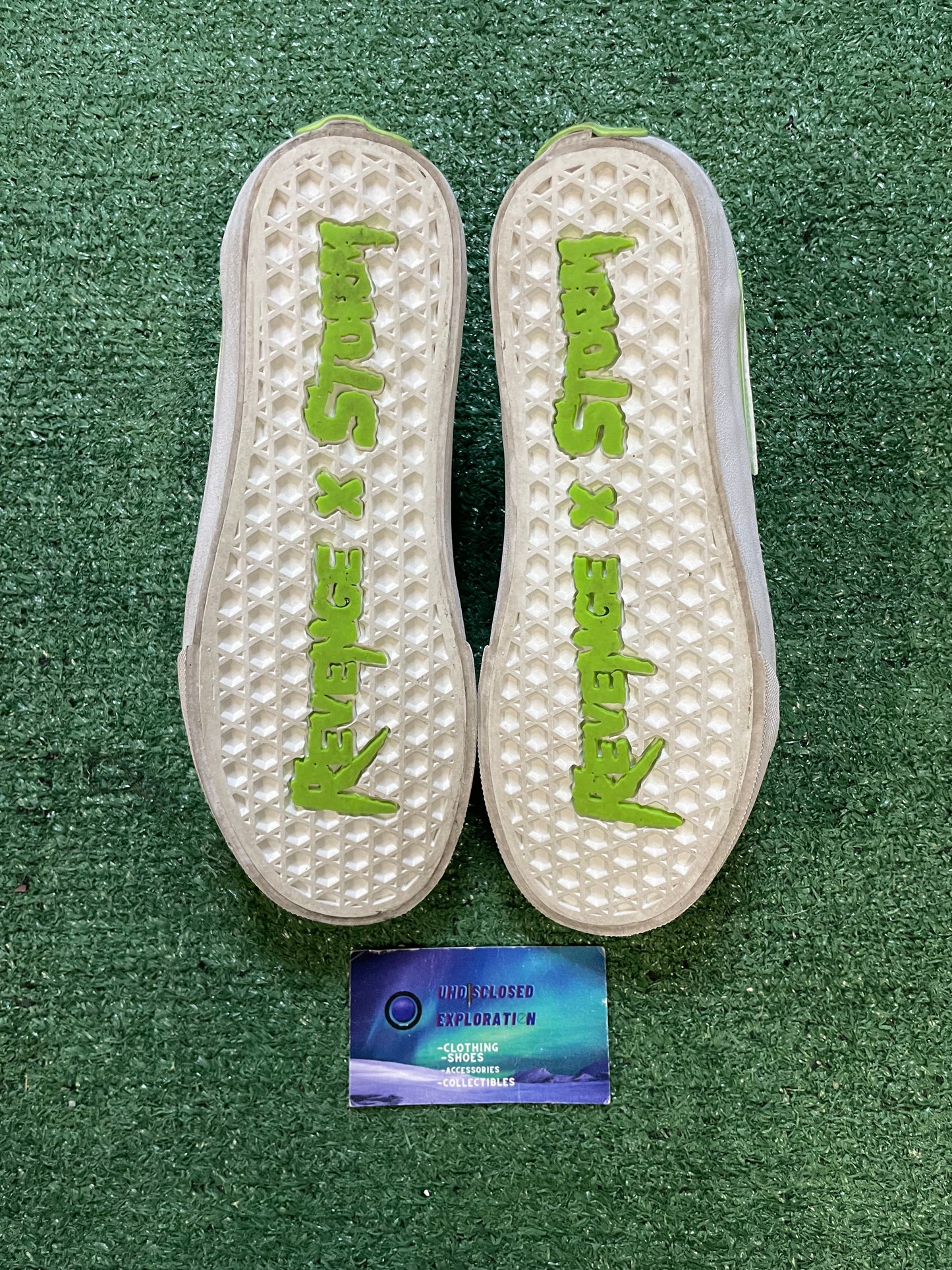 Revenge x Storm bolt green size 4men/5.5women
