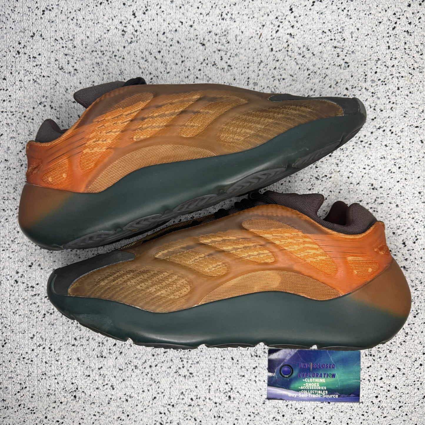 Yeezy 700 V3 Copper Fade 9.5 Men “Preowned”