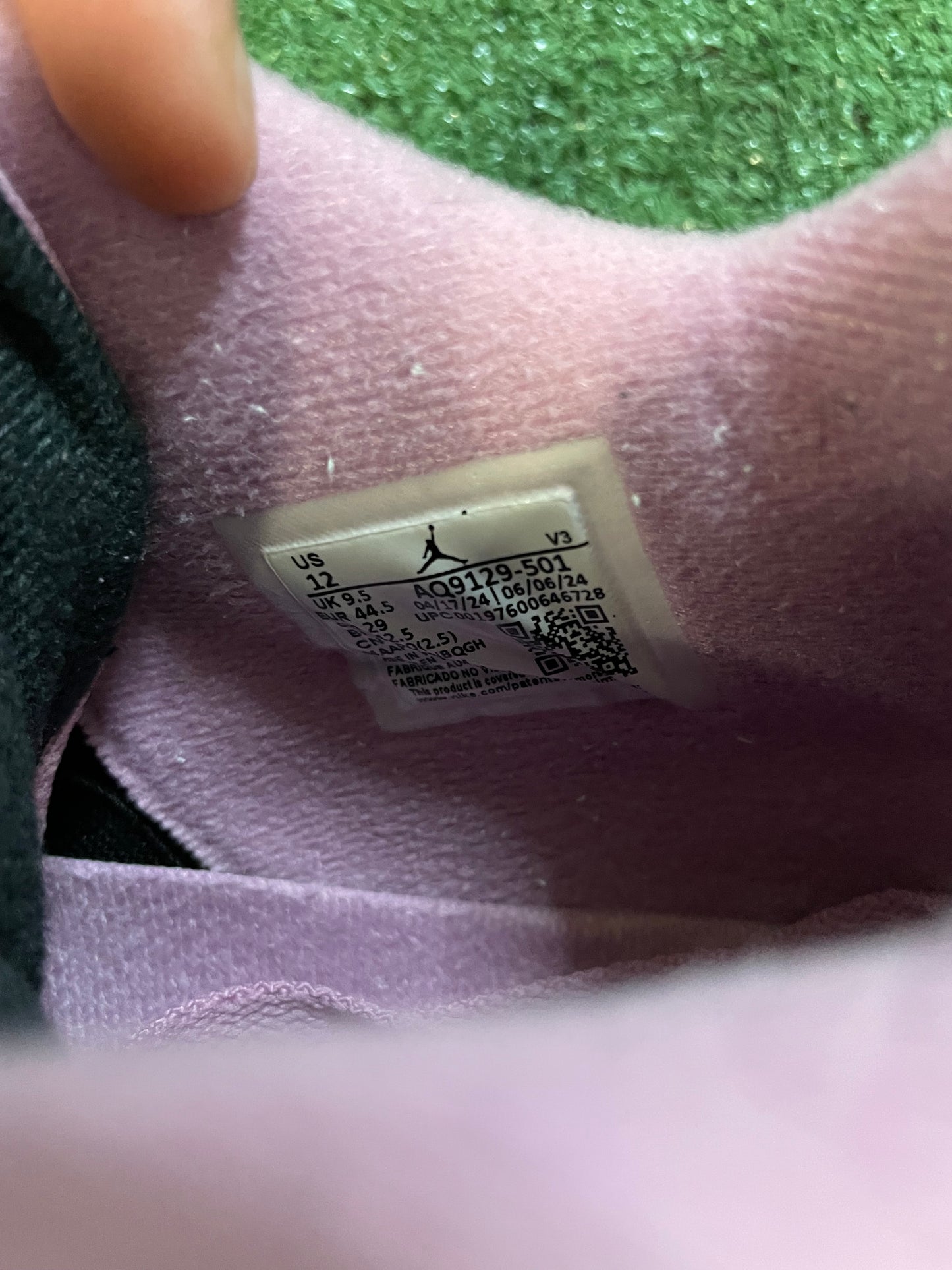 Air Jordan 4 orchid size 10.5men/12women
