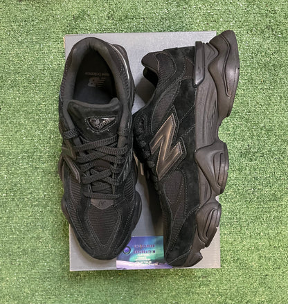 New Balance 9060 triple black
