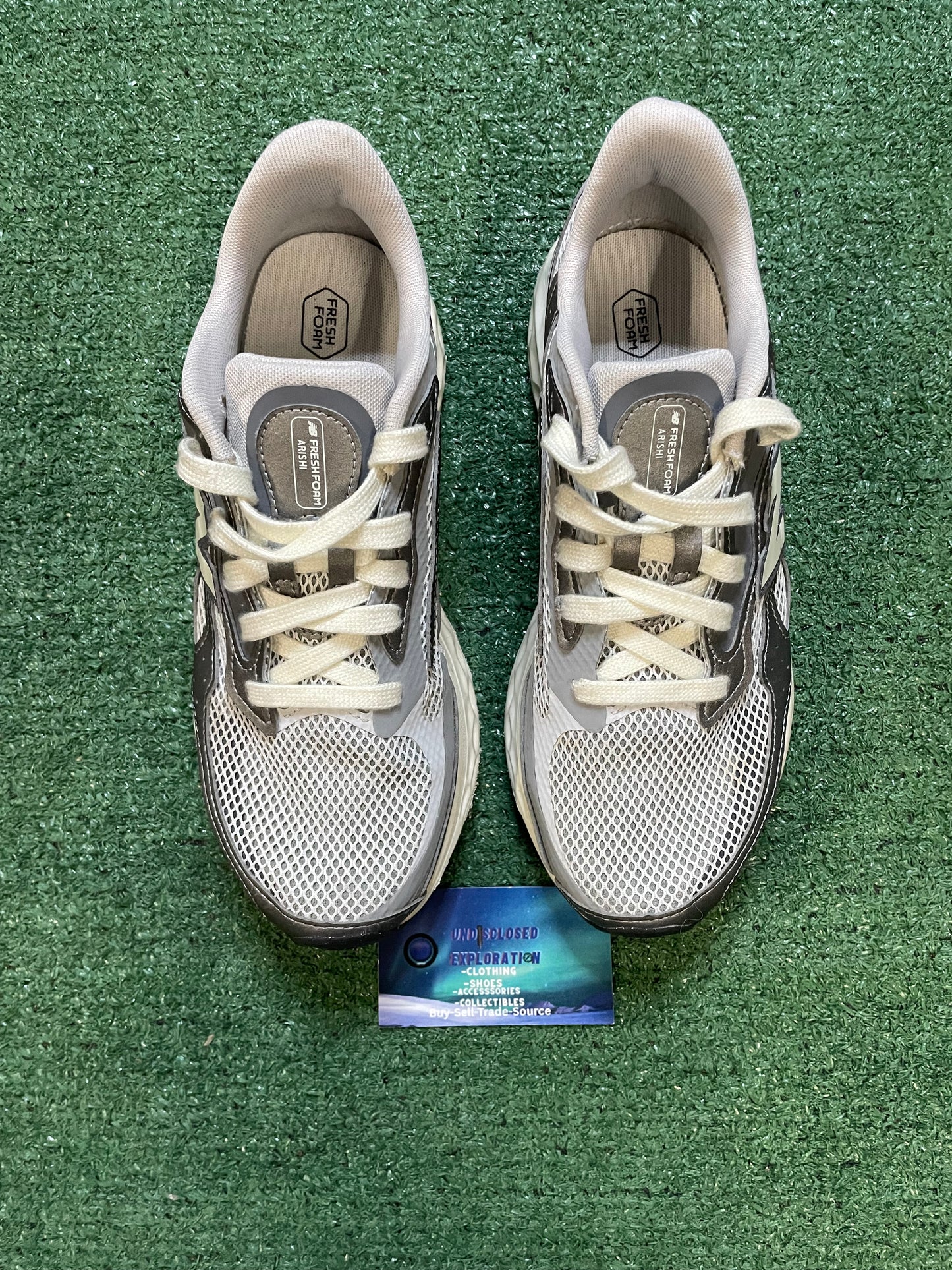 New Balance Arishi V4 size 7.5men/9women