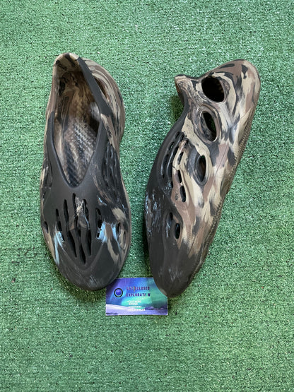Yeezy foam runner MX cinder size 12men/13.5women