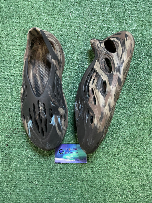 Yeezy foam runner MX cinder size 12men/13.5women