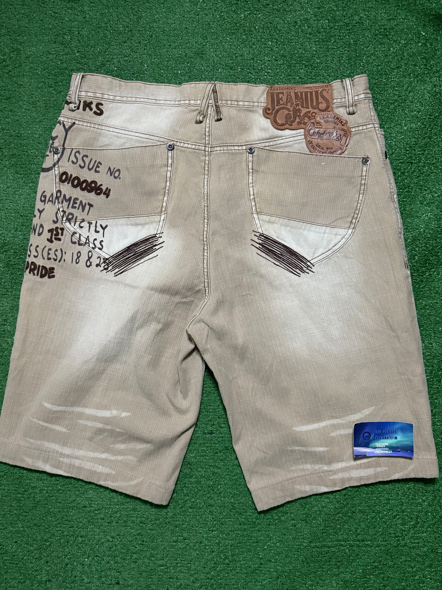 Vintage Akademiks Jorts