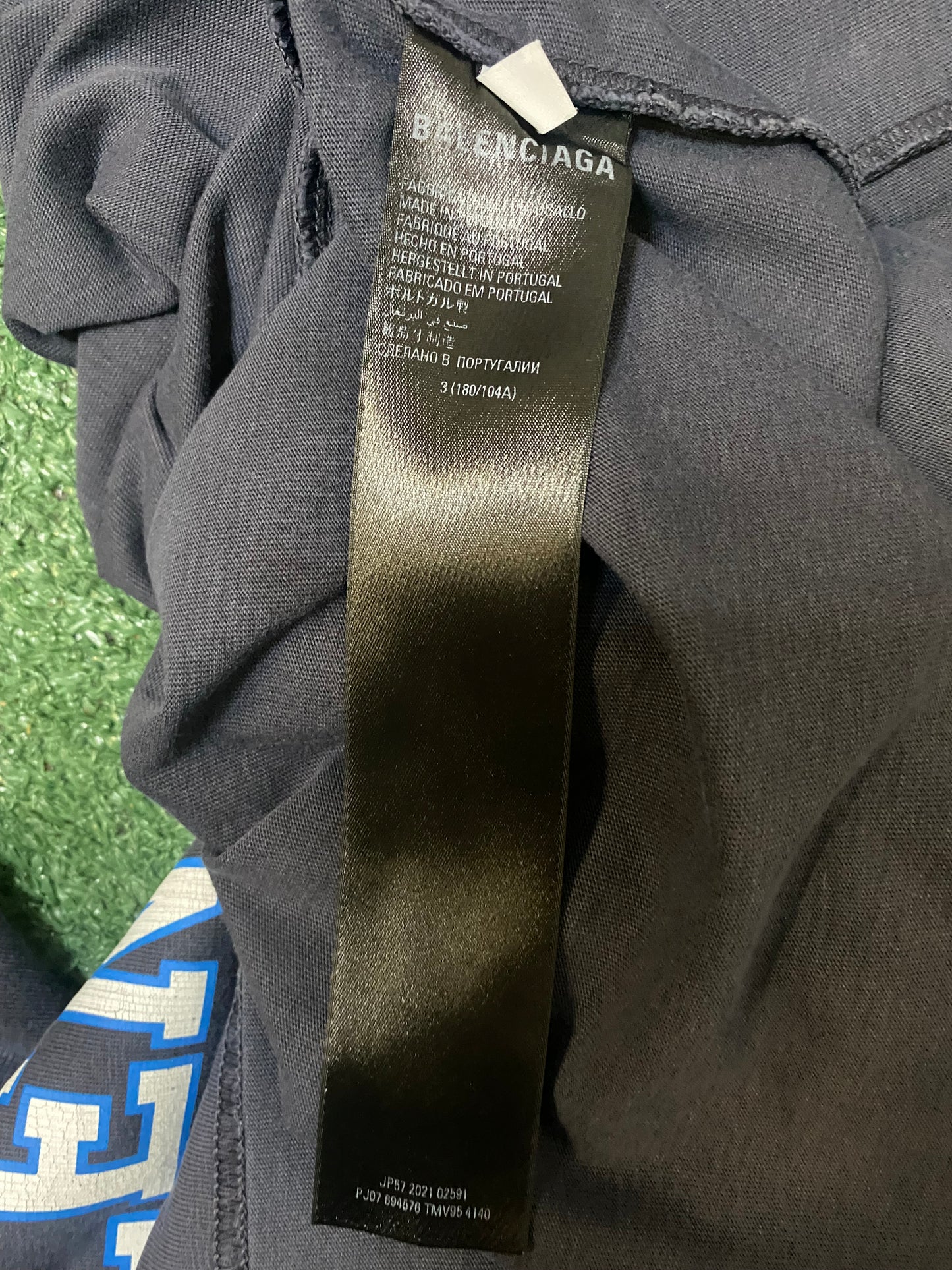 Balenciaga college crest tee