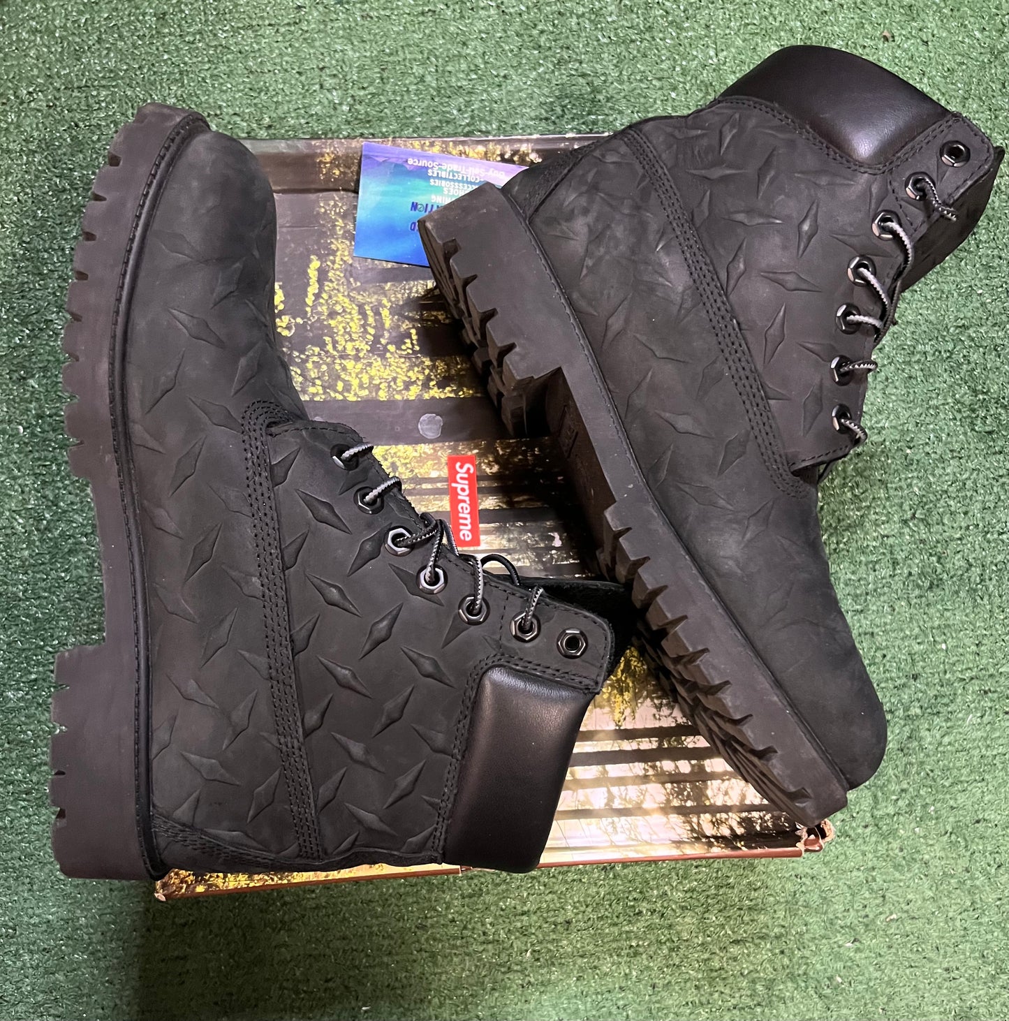 Supreme X timberland black diamond plate size 10men/11.5women