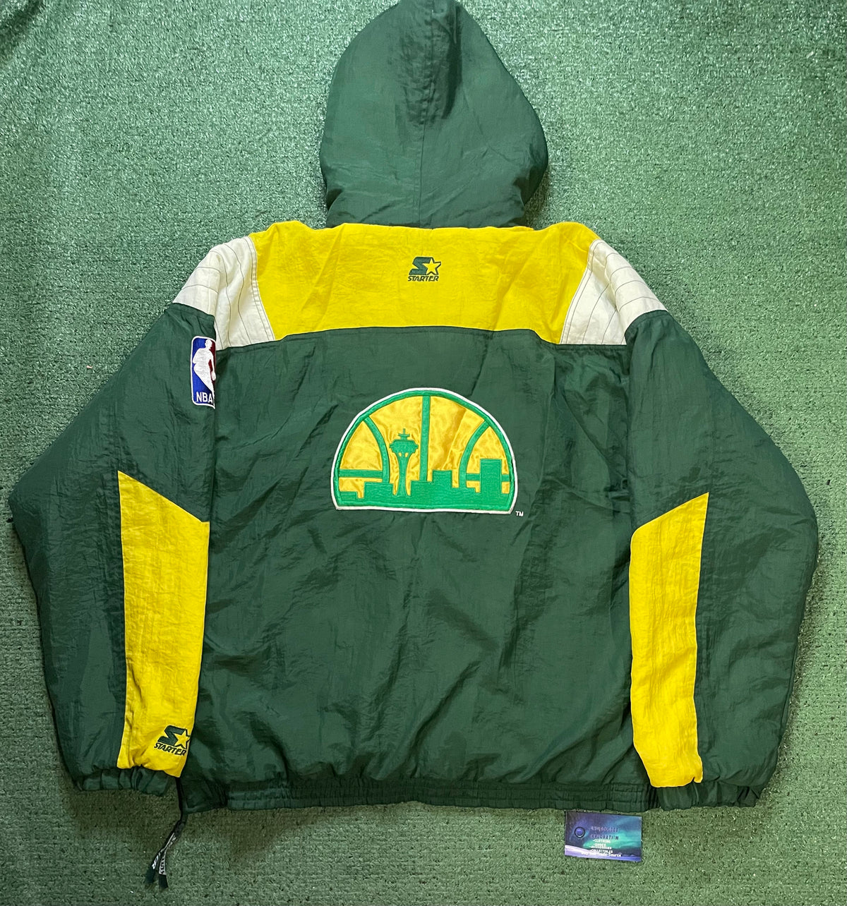 Vintage 1990s Seattle SuperSonics starter jacket
