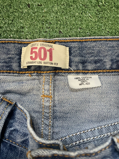 Vintage 2000s Levi’s 501 blue jeans