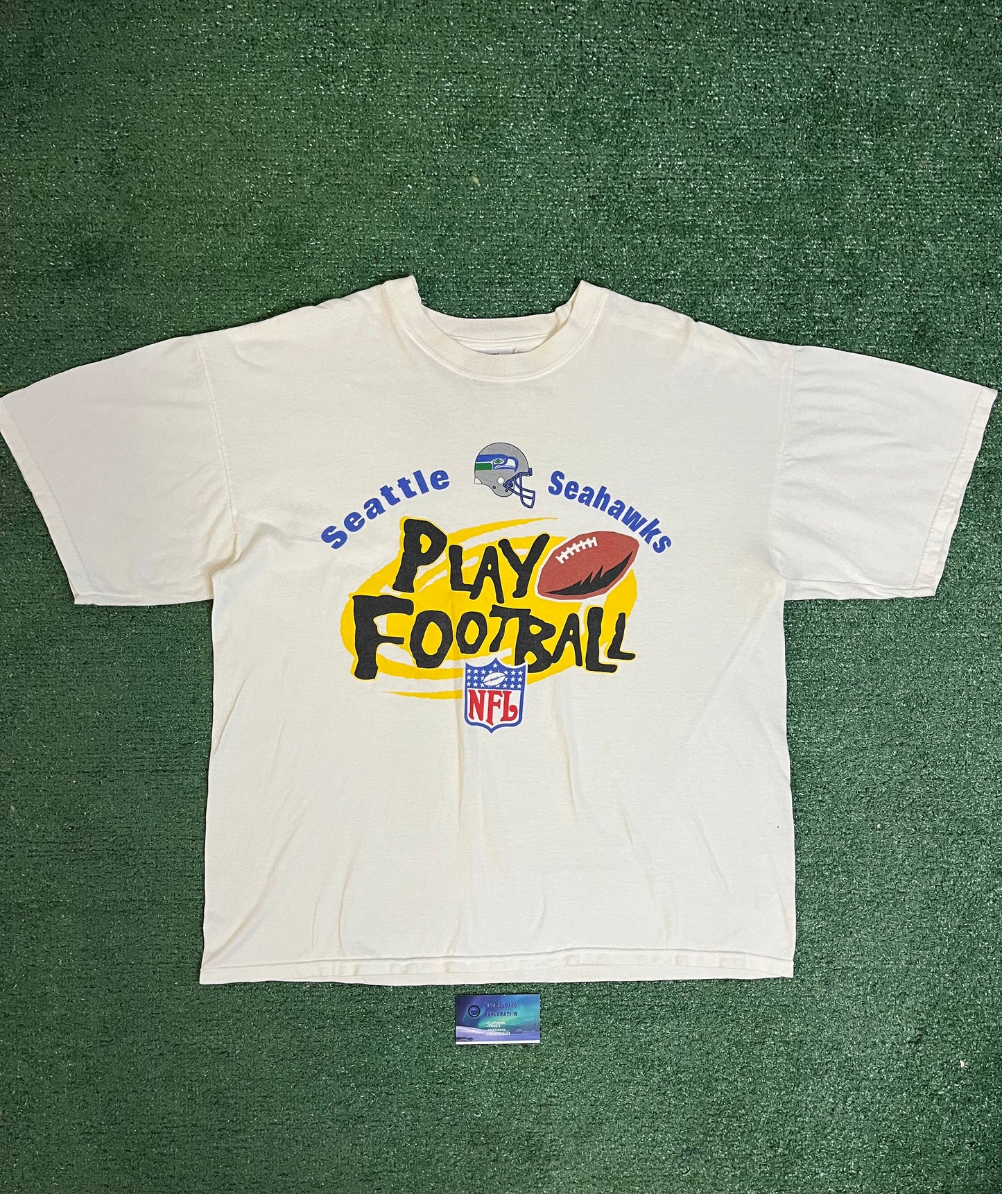 Vintage 1990s Seattle Seahawks play football tee