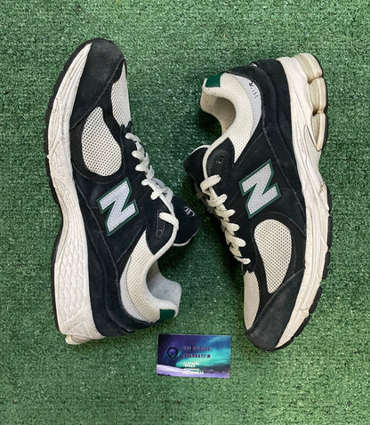 New Balance 2002R black Marsh green size 11.5men/13women