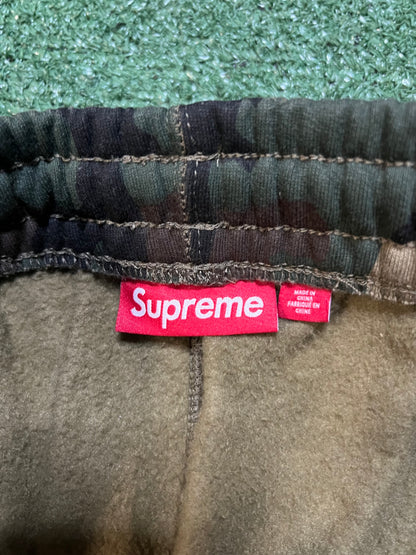 Supreme satin applique woodland camo sweatpants