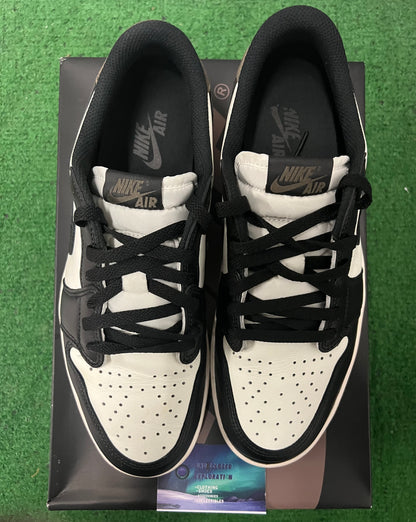 Jordan 1 low mocha size 10men/11.5women