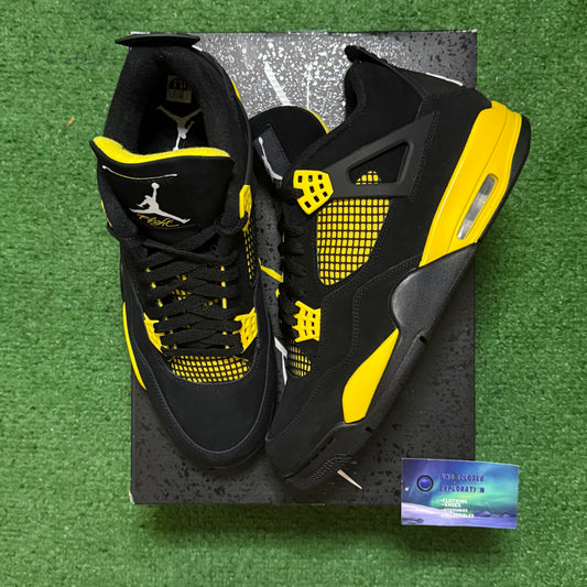 Jordan 4 Thunder 11.5 Men/13 Women “Preowned”