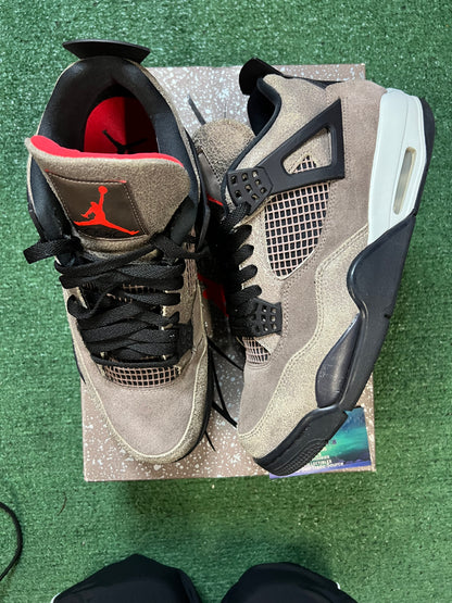 Jordan 4 taupe haze size 10.5men/12women