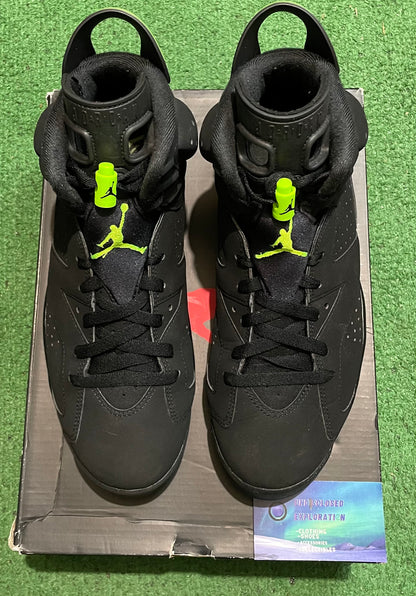 Jordan 6 electric green size 10men/11.5women