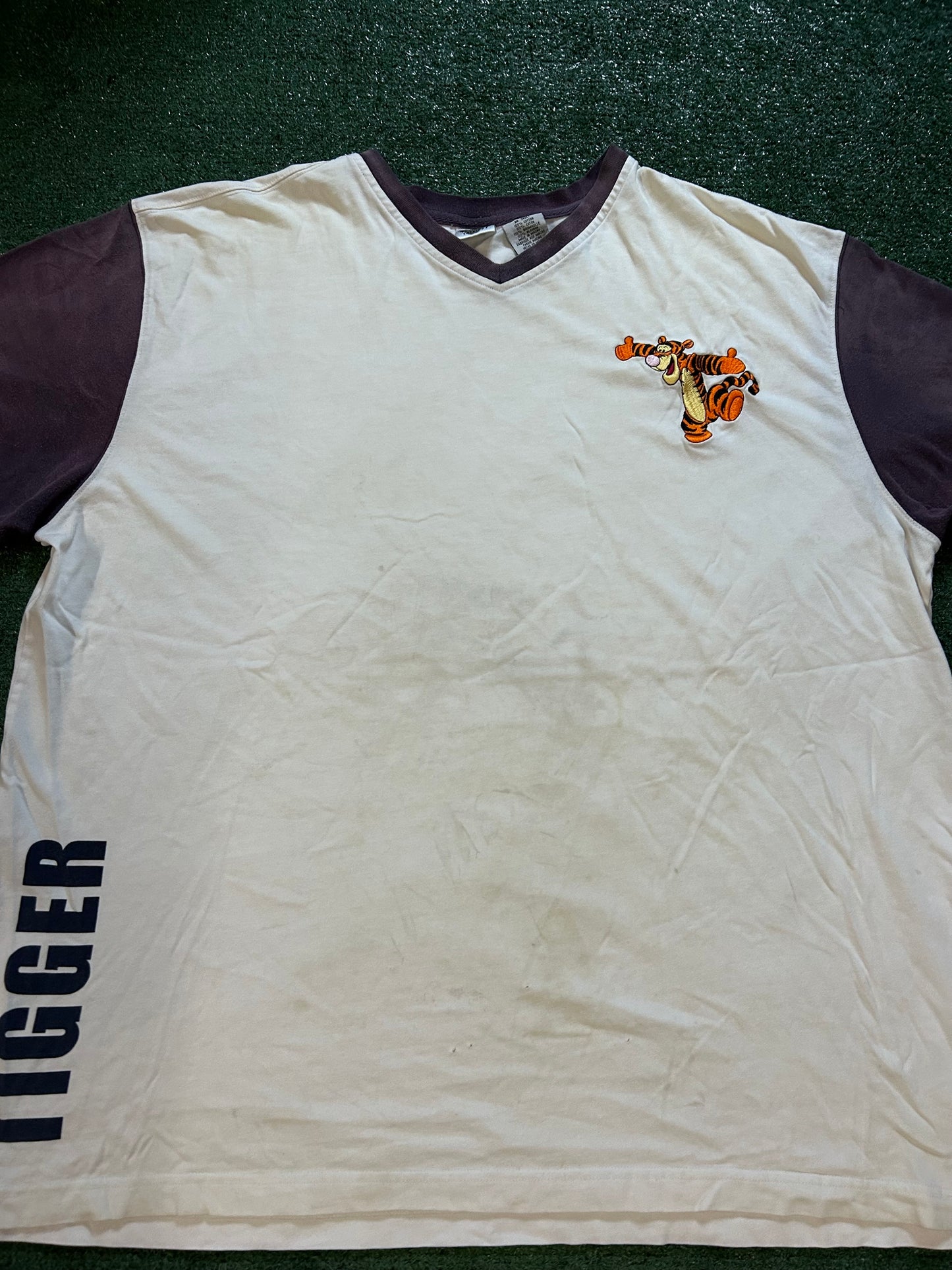 Vintage 1990s tiger Disney embroidered tee