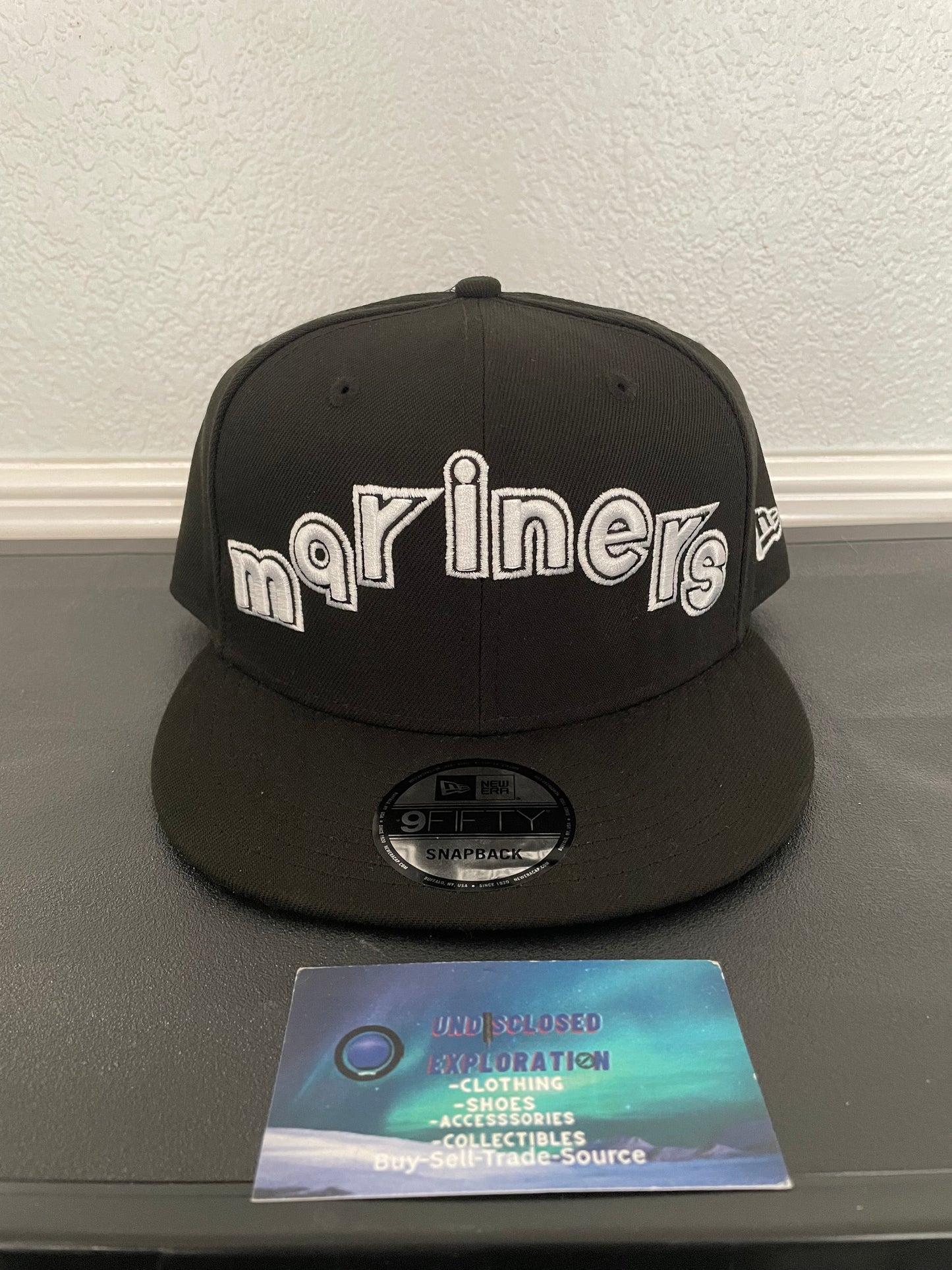 Seattle Mariners Black White Outline hat