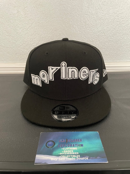 Seattle Mariners Black White Outline hat