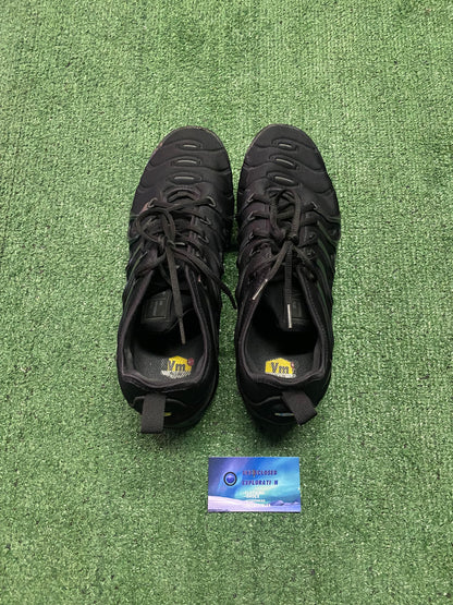 Nike Vapormax Plus Black size 11.5men/13women