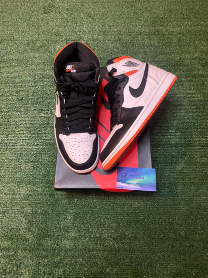 Jordan 1 high electro orange size 8men/9.5women