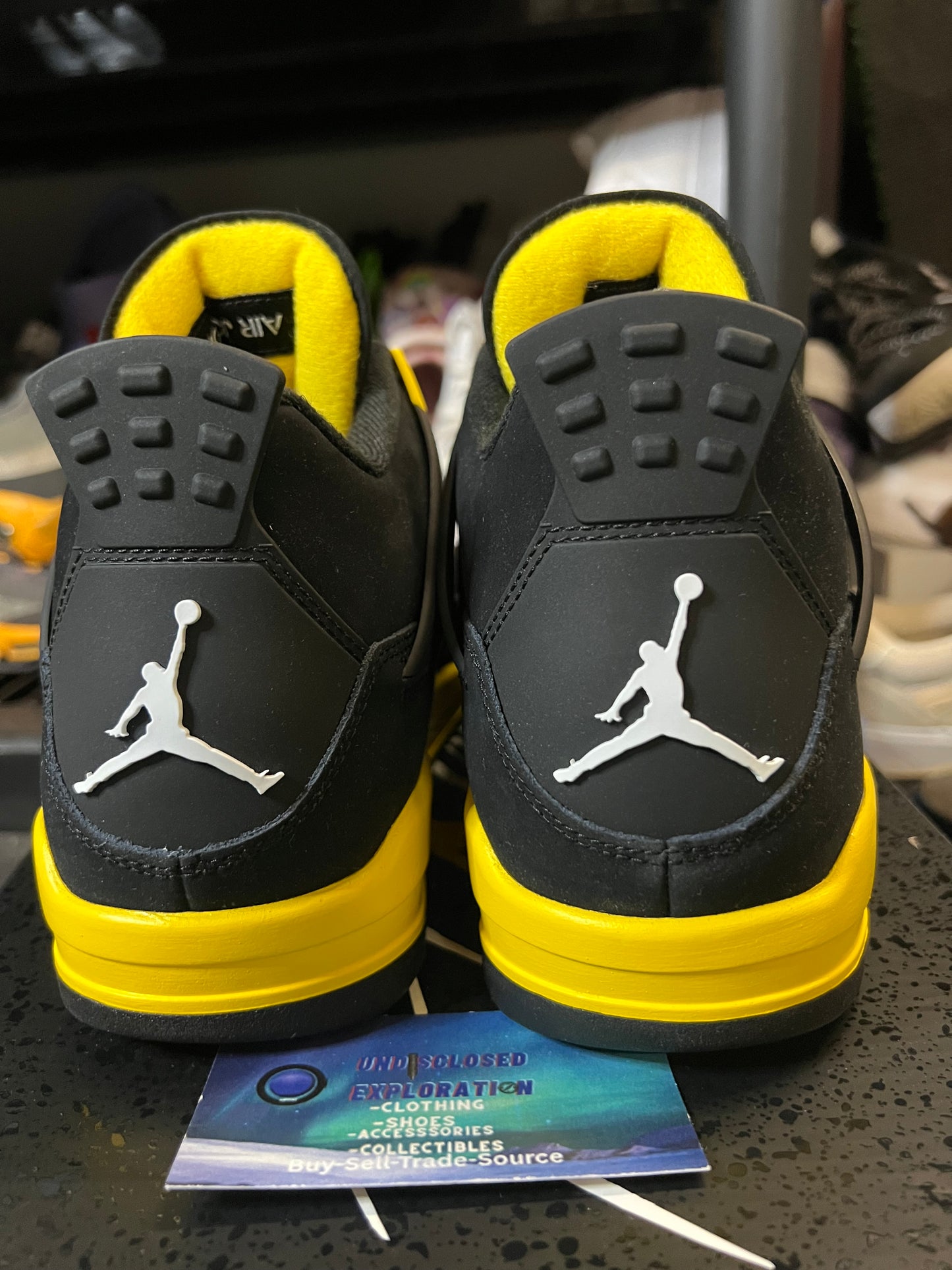 Jordan 4 thunder