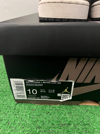 Jordan 1 low mocha size 10men/11.5women
