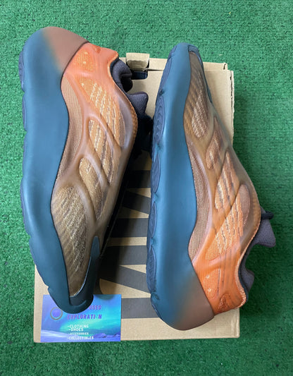 Yeezy 700 v3 copper fade size 9men/10.5women