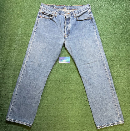 Vintage Levi 501 light wash jeans