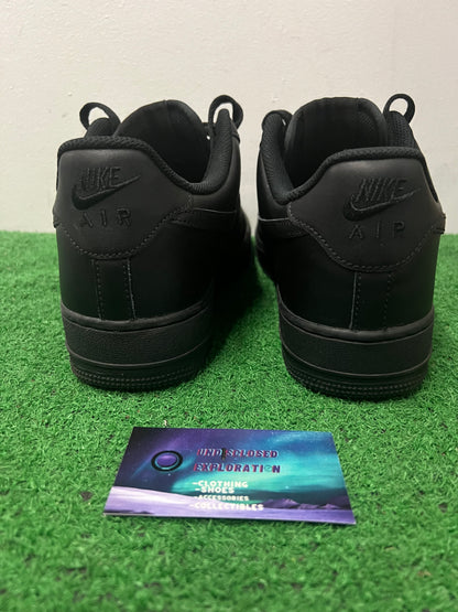 Air Force 1 low black size 11.5men/13women