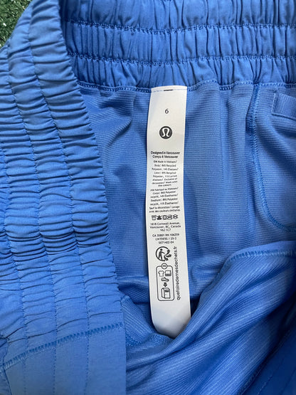 lululemon hotty High rise lined short 2.5 pool party blue