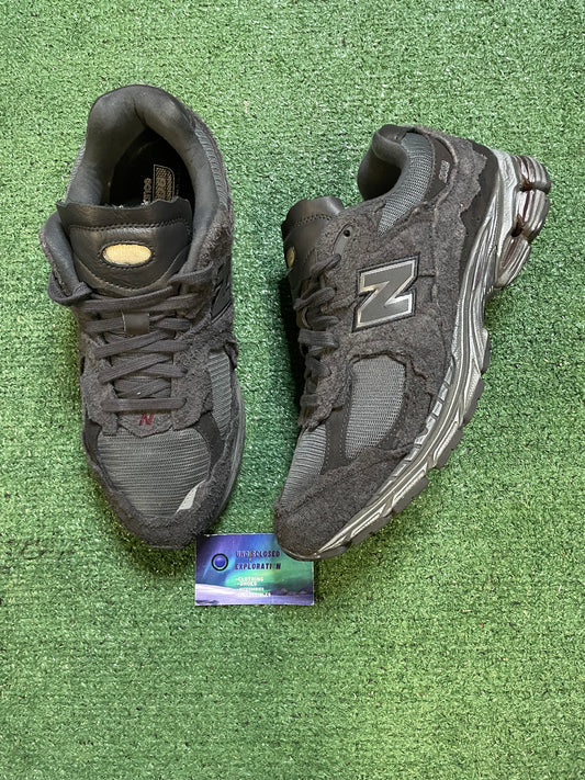 New Balance 2002r protection pack phantom size 12men/13.5women