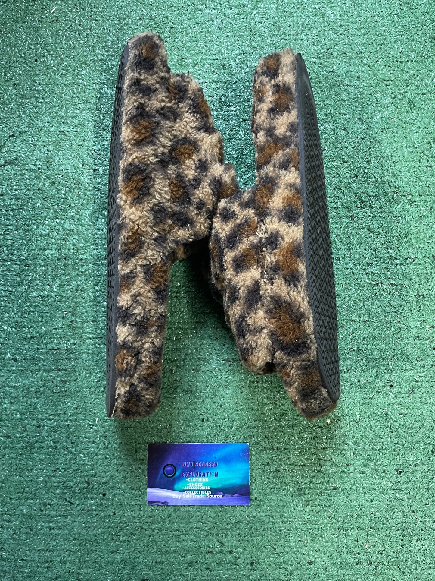 Gv Gallery Raspberry Hills cheetah fur slides size 10men/11.5women
