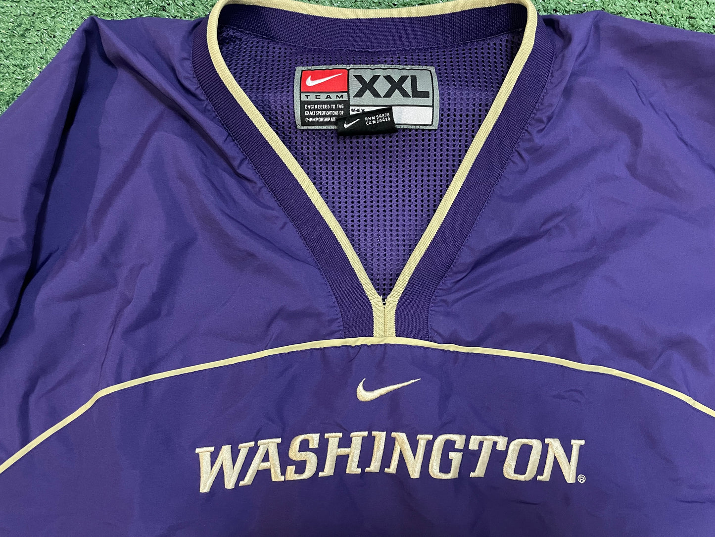 Vintage Nike 1990s UW university of Washington Huskies