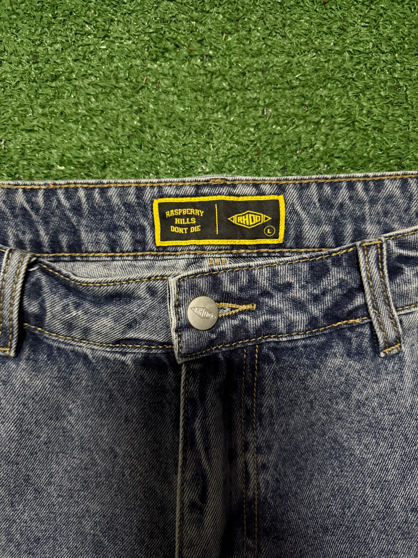 GV Raspberry Hills HMDD Jorts