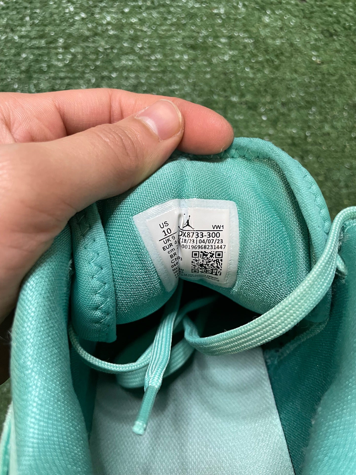 Jordan 2 Luka matador size 10men/11.5women
