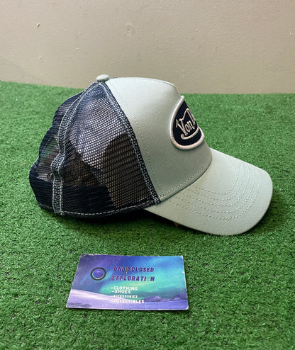 Von Dutch blue staple hat