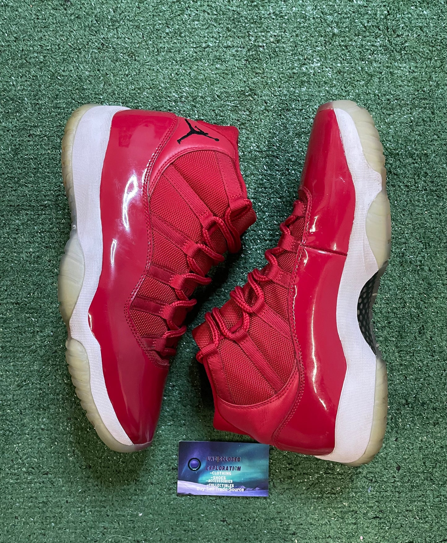 Air Jordan 11 win like 96 size 11men/12.5women