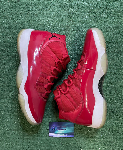 Air Jordan 11 win like 96 size 11men/12.5women