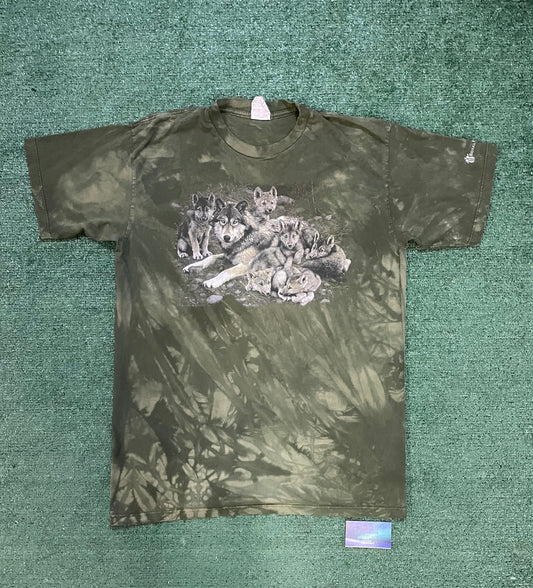 Vintage 1990s wolf family green tee