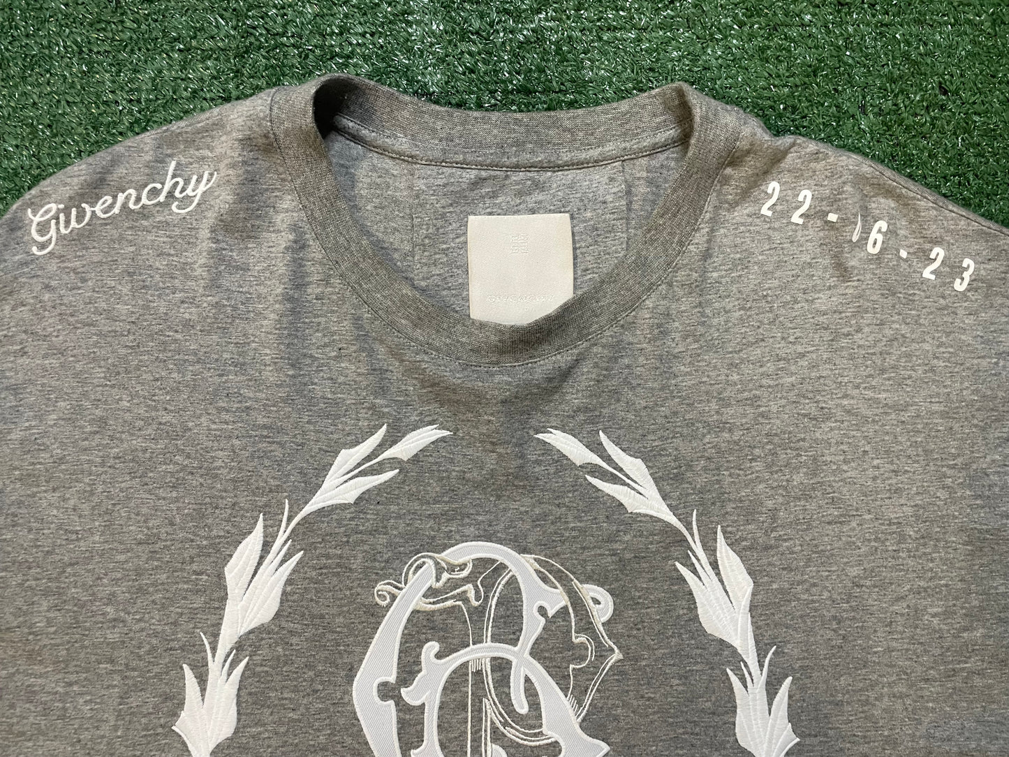 Givenchy crest tee