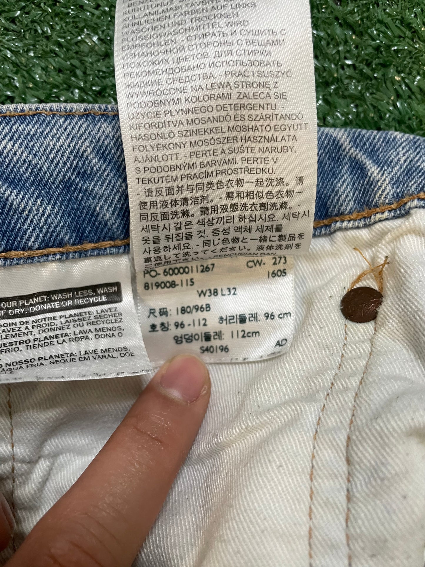 Levi light wash Jean shorts