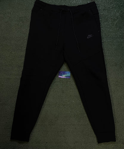 Nike tech fleece grey and black sweatsuit