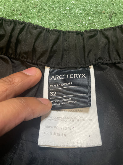 Arcteryx black norvan shorts