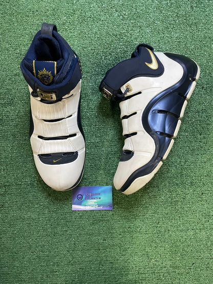 Nike LeBron 4 IV westcoast size 10.5men/12women