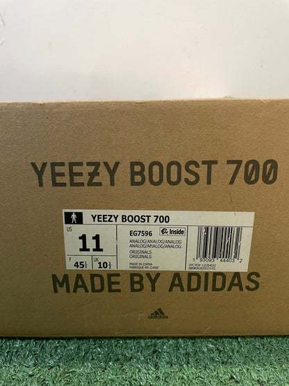 Yeezy Boost 700 analog size 11men/12.5women
