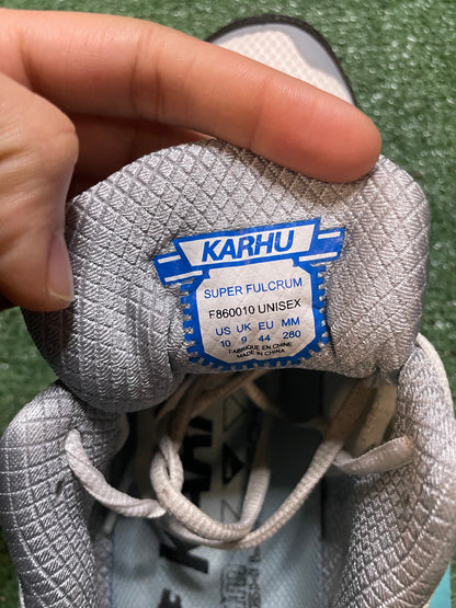Karhu super fulcrum white/sterling blue size 10men/11.5women