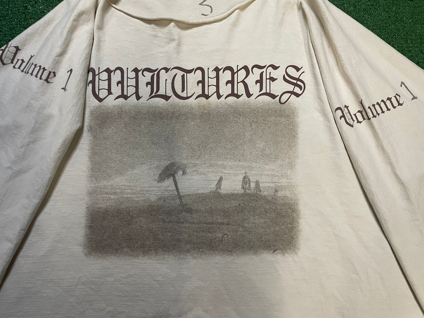 Kanye West vultures beige longsleeve